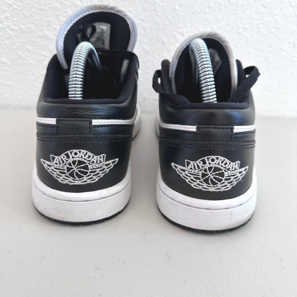 Nike Jordan 1 Low Panda Sneakers Women Size 8.5 Black White DC0774-101 - Picture 4 of 8